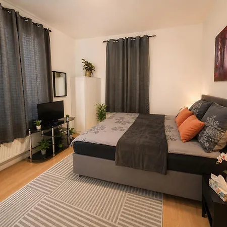 Comfort With Balkon Apartment *